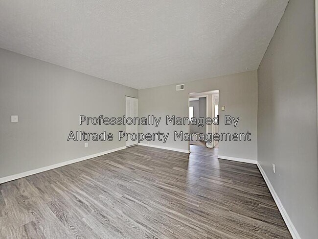 Building Photo - 35 Colonial Oaks Ct