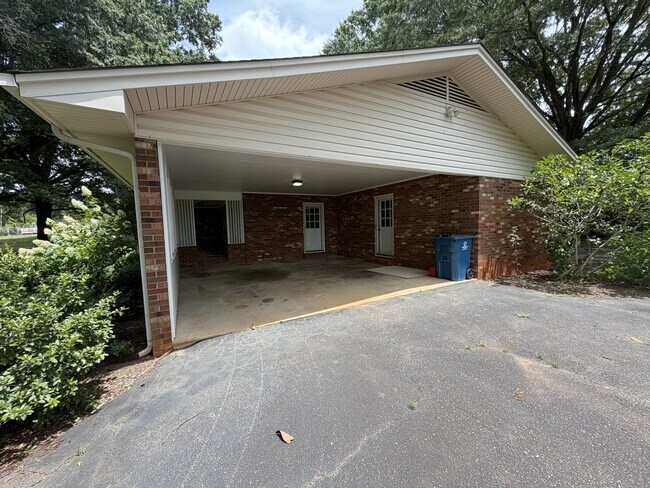 Foto del edificio - 1130 Turnersburg Hwy