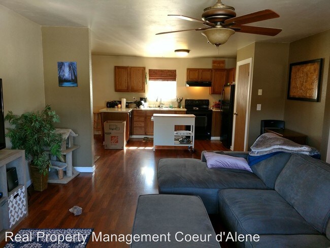 Foto del edificio - 3 br, 1 bath House - 390 E Iowa Ave.