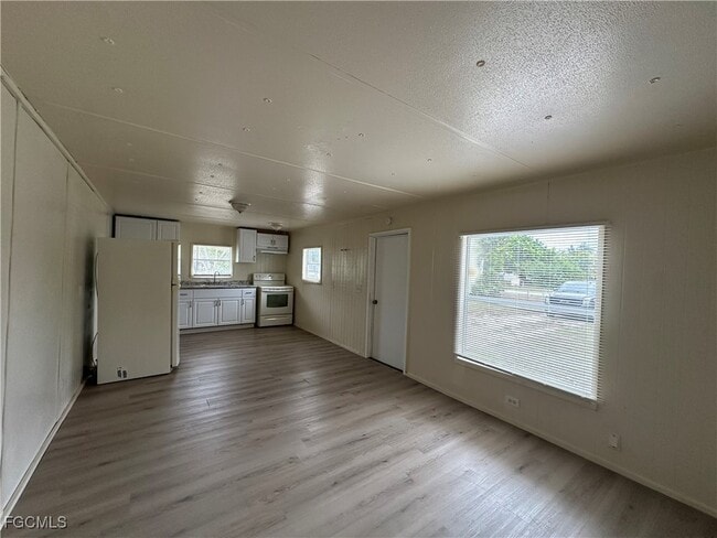 Building Photo - 8376 Nault Rd