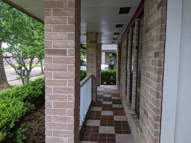 Building Photo - 2519 Barrington Pl Dr