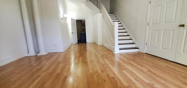 Photo - 201 S Broadway St House