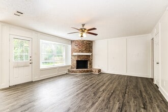 Building Photo - 24106 Creekview Dr