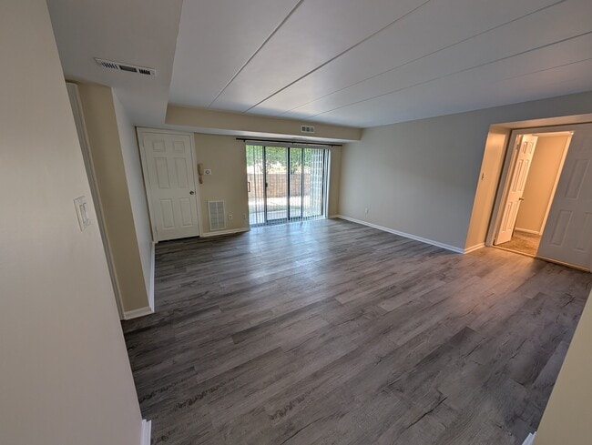 Spacios Living Room - 15 Sunbury Ct