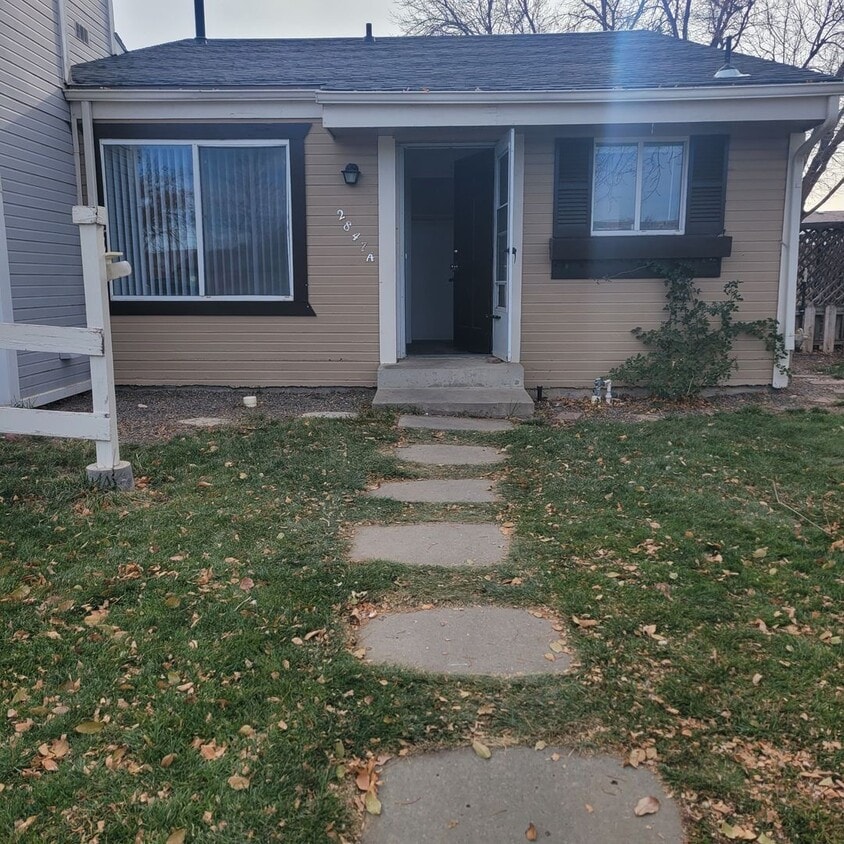 2 Bed, 1 Bath Condo W/Detached 1 Car Garage & Fenced Yard!!! - 2 Bed, 1 Bath Condo W/Detached 1 Car Garag...