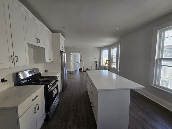 Building Photo - Fairfield Ave