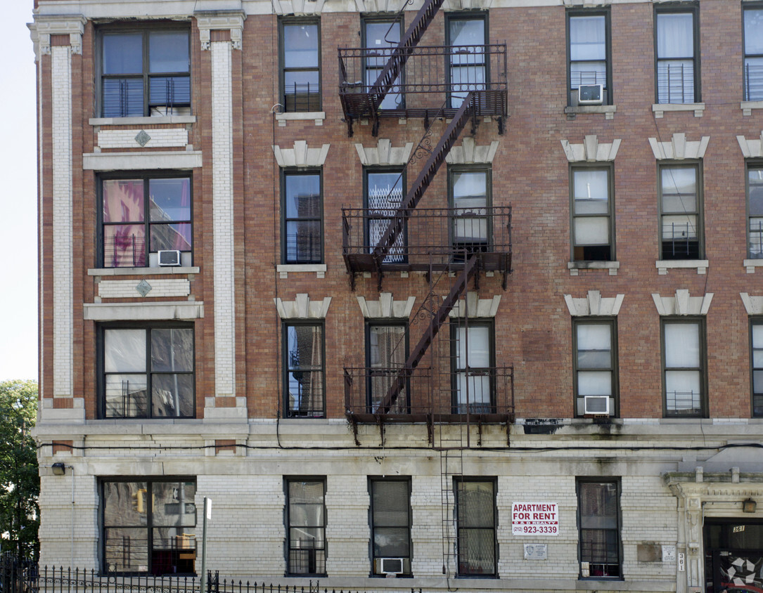 Foto del edificio - Morris Heights