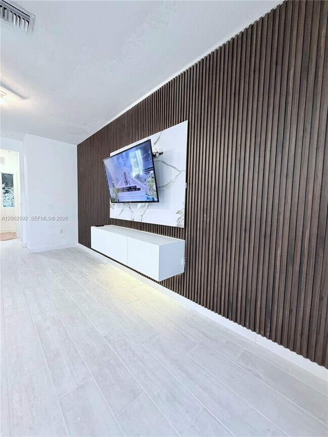 Foto del edificio - 2367 SE 11th St