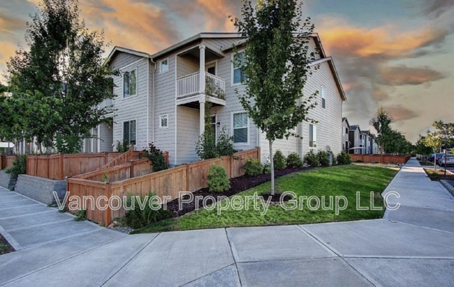 Photo - 15330 NE 70th St Townhome