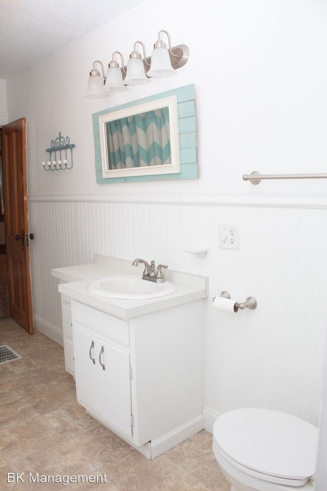Building Photo - 3 br, 2 bath House - 7805 W 900 N