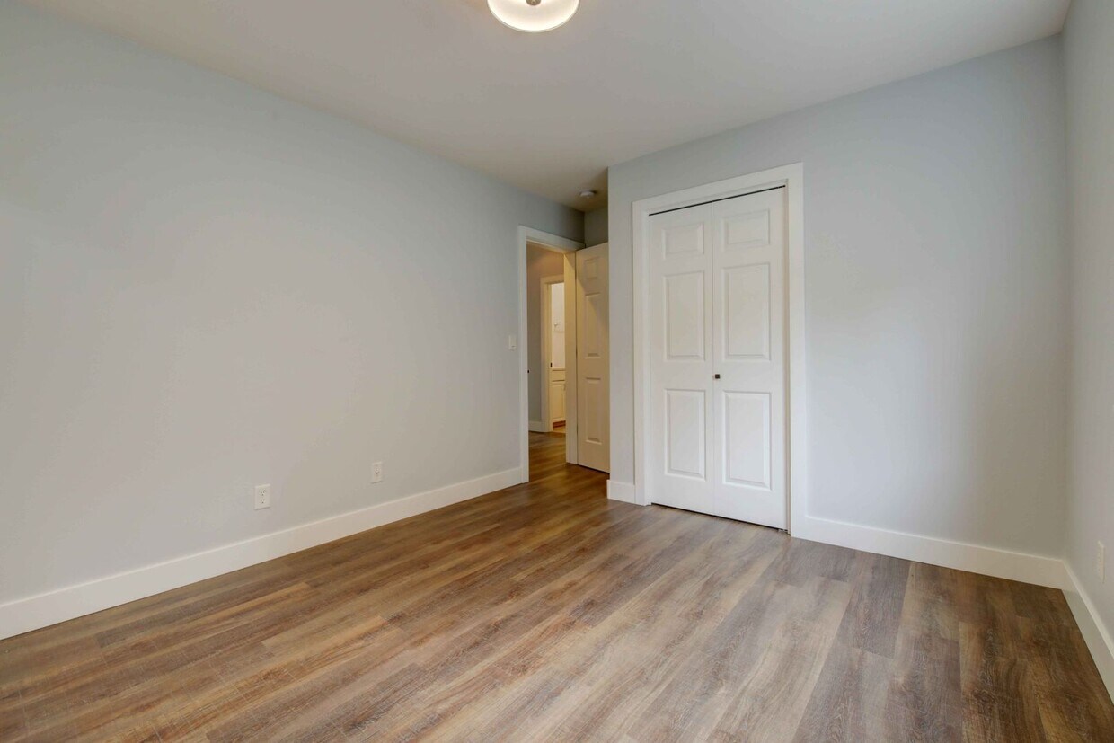 Foto principal - Quiet neighborhood home in Bends Westside