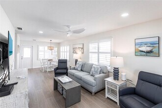 Building Photo - 6020 Midnight Pass Rd