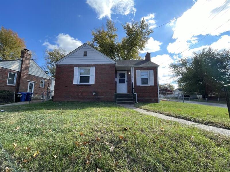 Foto principal - 1004 N New Florissant Rd