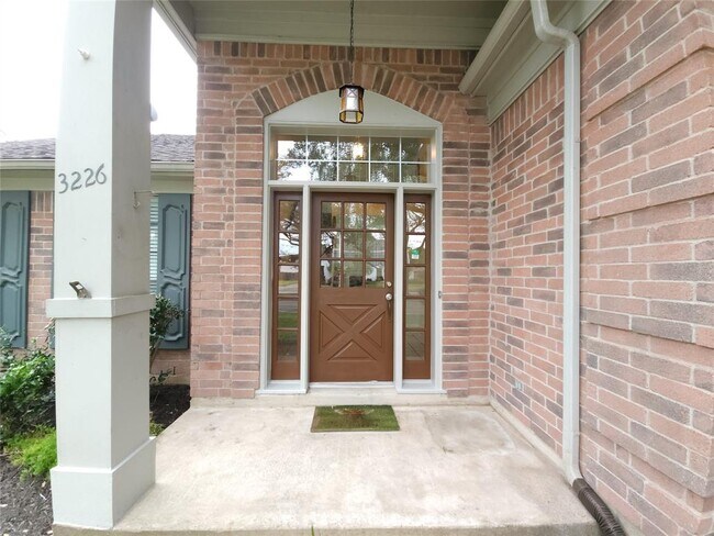 Foto del edificio - 3226 Country Club Blvd