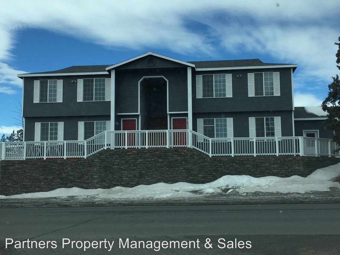 Foto principal - 2704 SW Glacier Ave