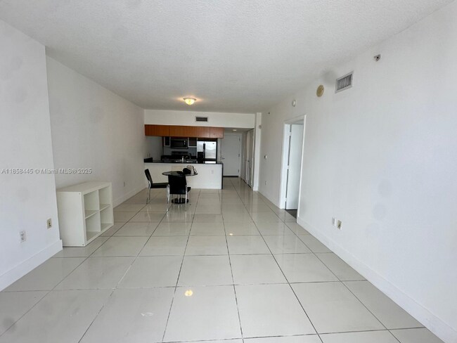 Foto del edificio - 1750 N Bayshore Dr