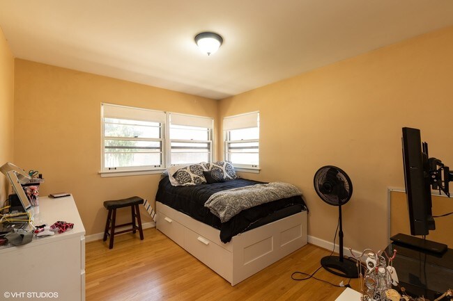 Foto del edificio - 8016 Country Club Ln