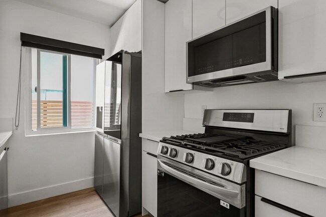 Foto del edificio - 2034 S Garth Ave