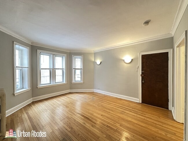 Building Photo - 4224 N Paulina St