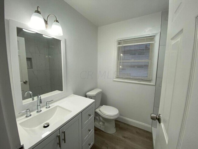 Foto del edificio - 3285 Sullivant Ave