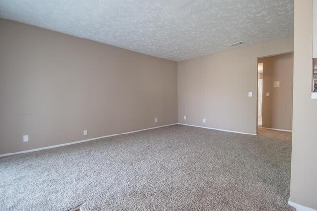 Photo - 11724 Arbor St Apartment