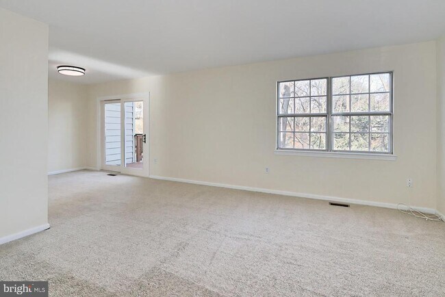 Foto del edificio - 10024 Downeys Wood Ct