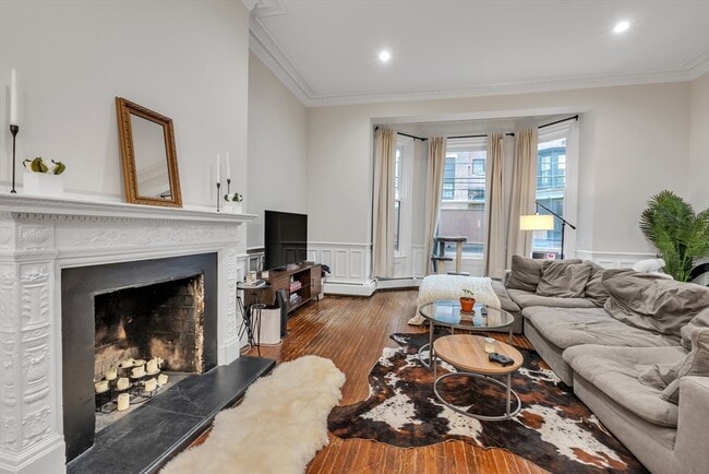 Building Photo - 103 Beacon St