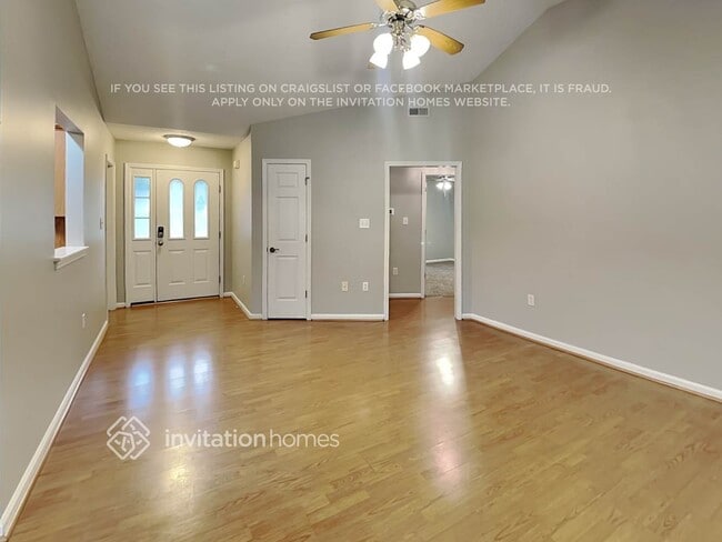 Foto del edificio - 321 Tamarack Dr