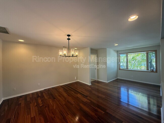 Foto del edificio - 2462 Pierpont Blvd