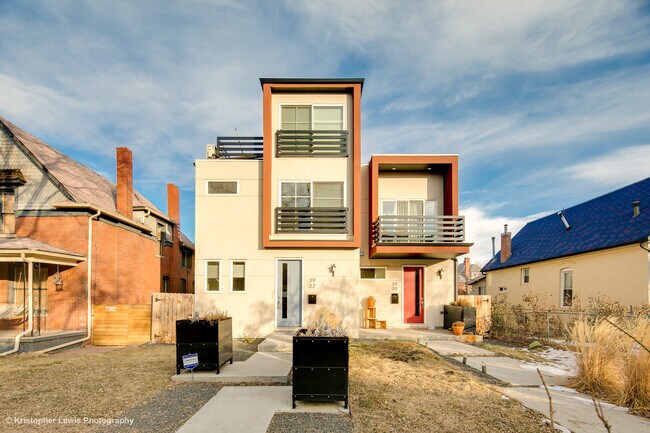 Building Photo - 3922 Umatilla St