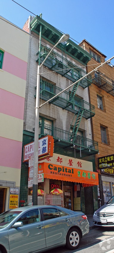 Building Photo - 839 Clay St