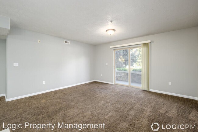Building Photo - 2 br, 2 bath House - 1205 E. Privet Drive ...