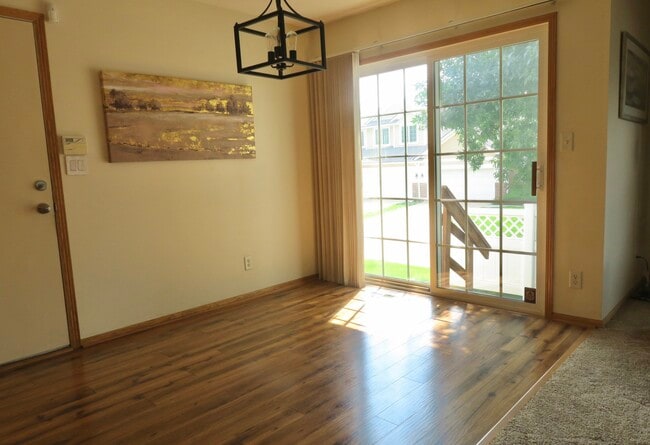 Dining area - 9817 Suncrest Ln