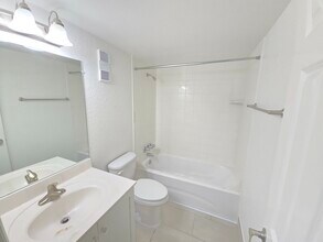 1 Bed/1 Bath Lg-Bathroom, 1st Floor - Marina Vista