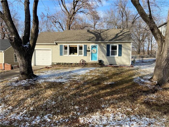 Great 2 bed 1 bath in heart of Shawnee House for Rent in Shawnee, KS