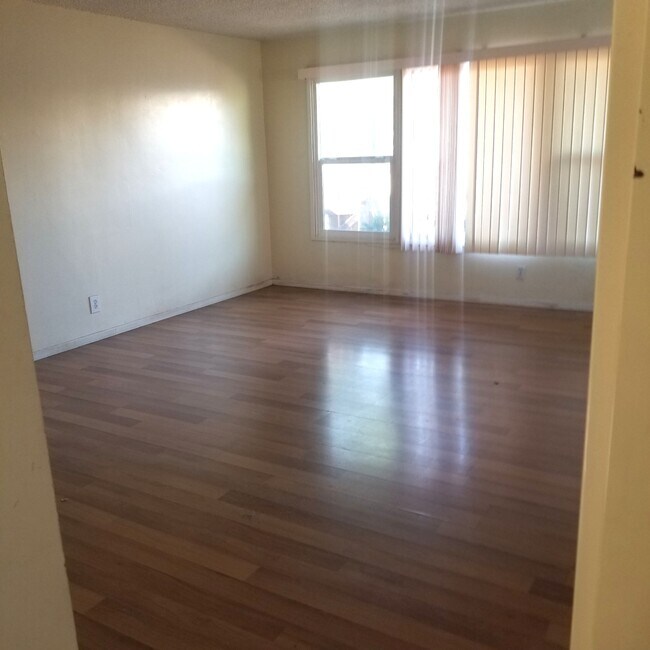 Foto del edificio - 25612 Oak St