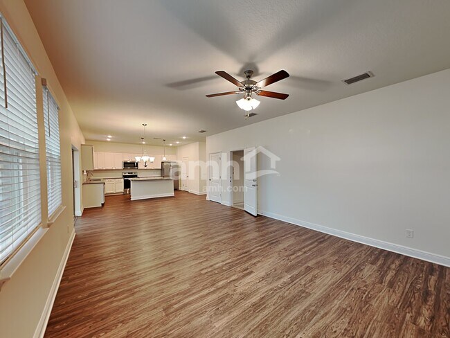 Building Photo - 1148 Sky Lks Dr
