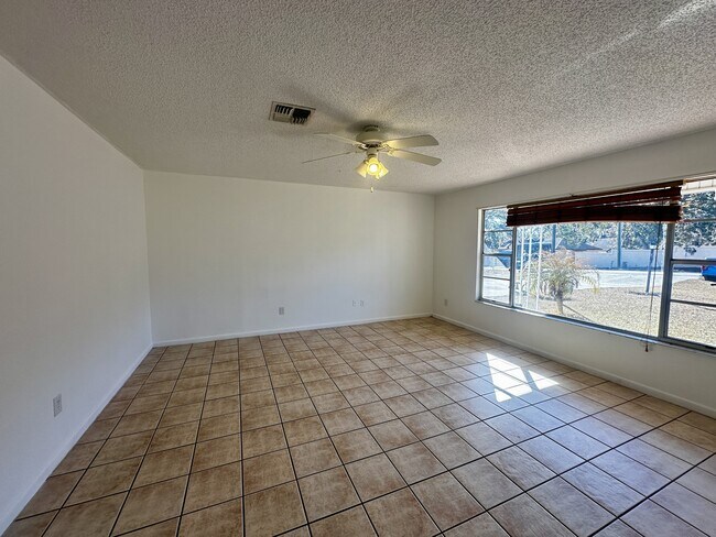 Building Photo - 606 Water Rd