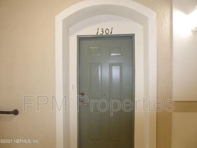 Building Photo - 7801 Point Meadows Dr