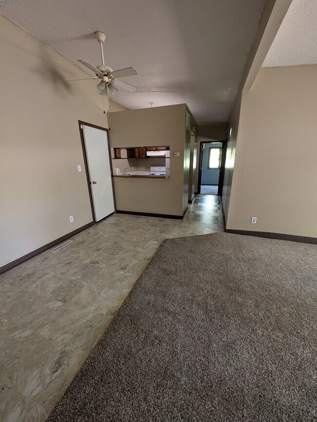 Foto del edificio - 2921 SW Atwood Ave