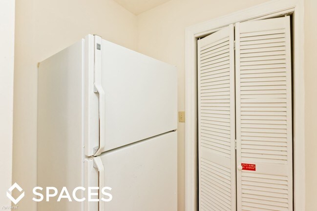 Foto del edificio - 3 br, 1 bath  - 2043 N Sheffield Ave 3F