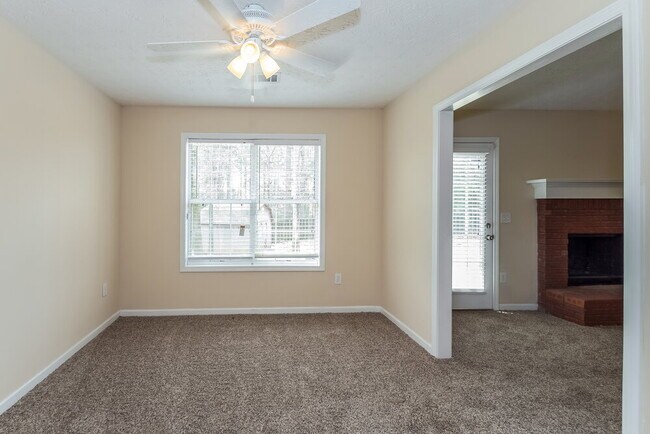 Foto del edificio - 4171 Edenbrooke Cir SW