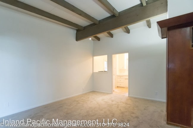 Building Photo - 218 Calle Miramar
