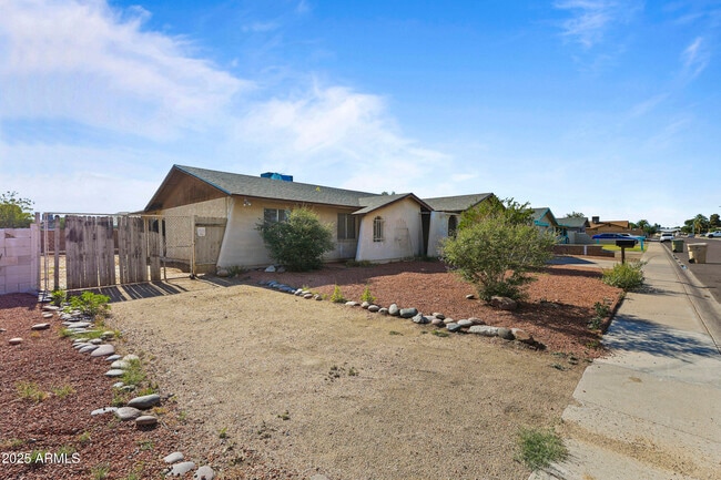 Building Photo - 5212 N 67th Dr