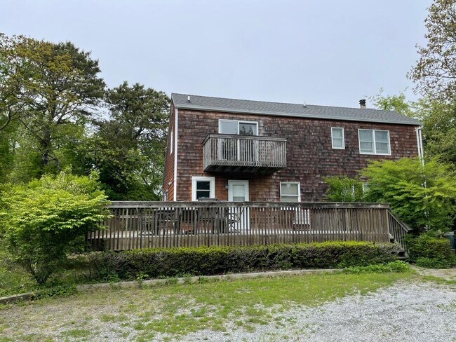 Building Photo - 20 Magee Dr