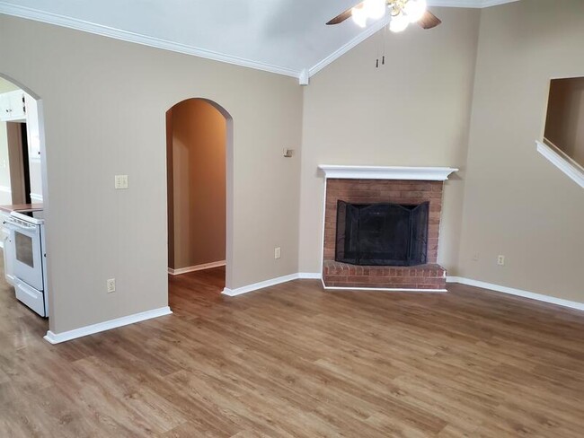 Building Photo - 2590 Reese Point Dr