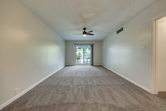 Building Photo - 2601 Bellefontaine