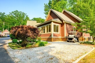 Building Photo - 7 White Pine Knoll