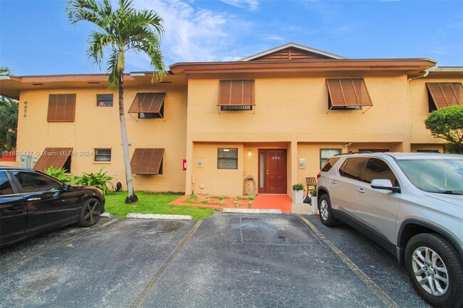 Foto del edificio - 6858 NW 173rd Dr