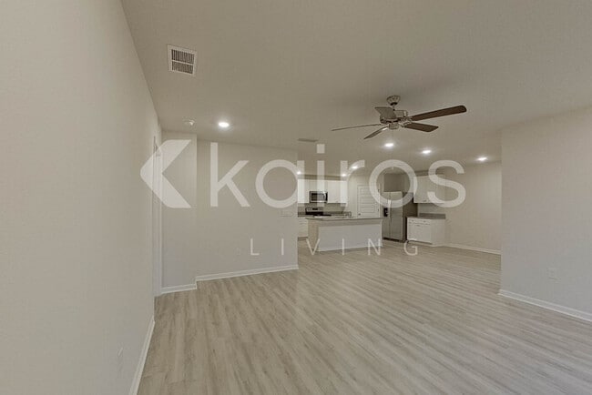 Building Photo - 408 Monarch Ln